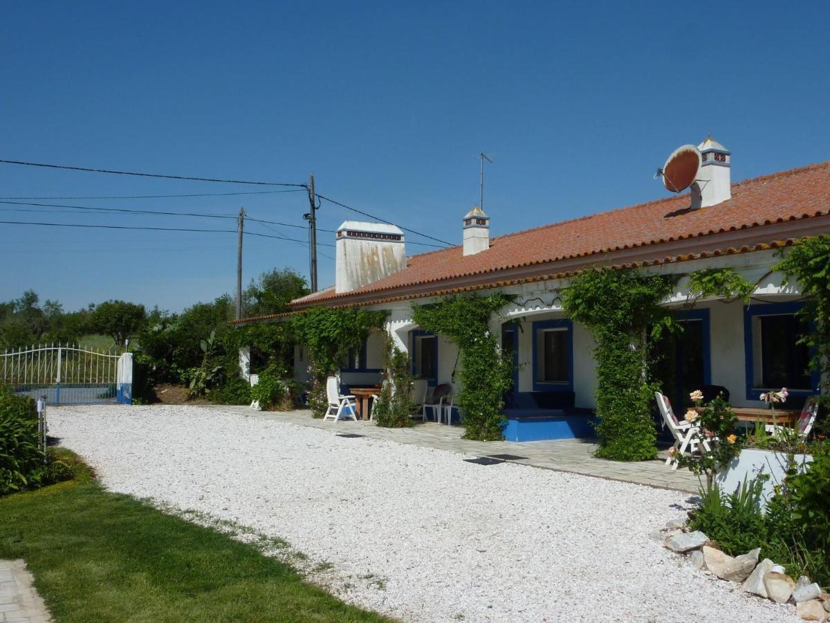 Inviting Holiday Home In Montemor O Novo With Pool Екстер'єр фото
